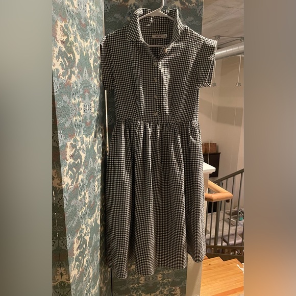 Mod ref, black and white, medium - Picture 1 of 2